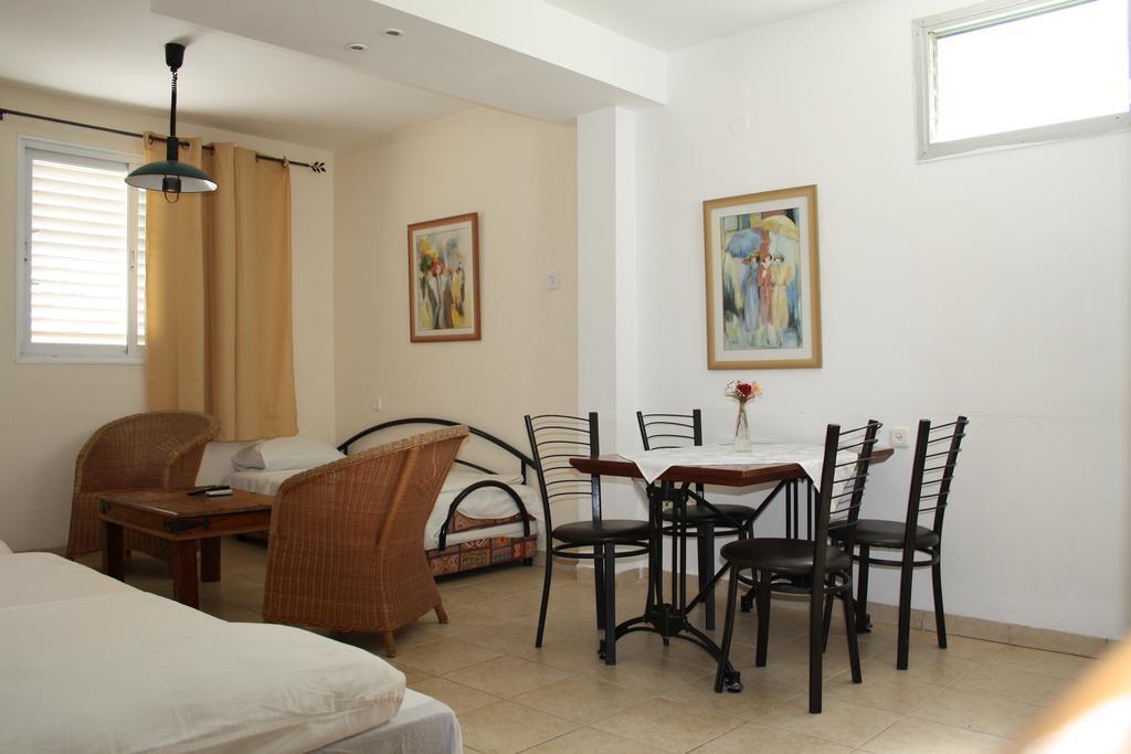 Ga'Aton Motel Nahariya Eksteriør bilde