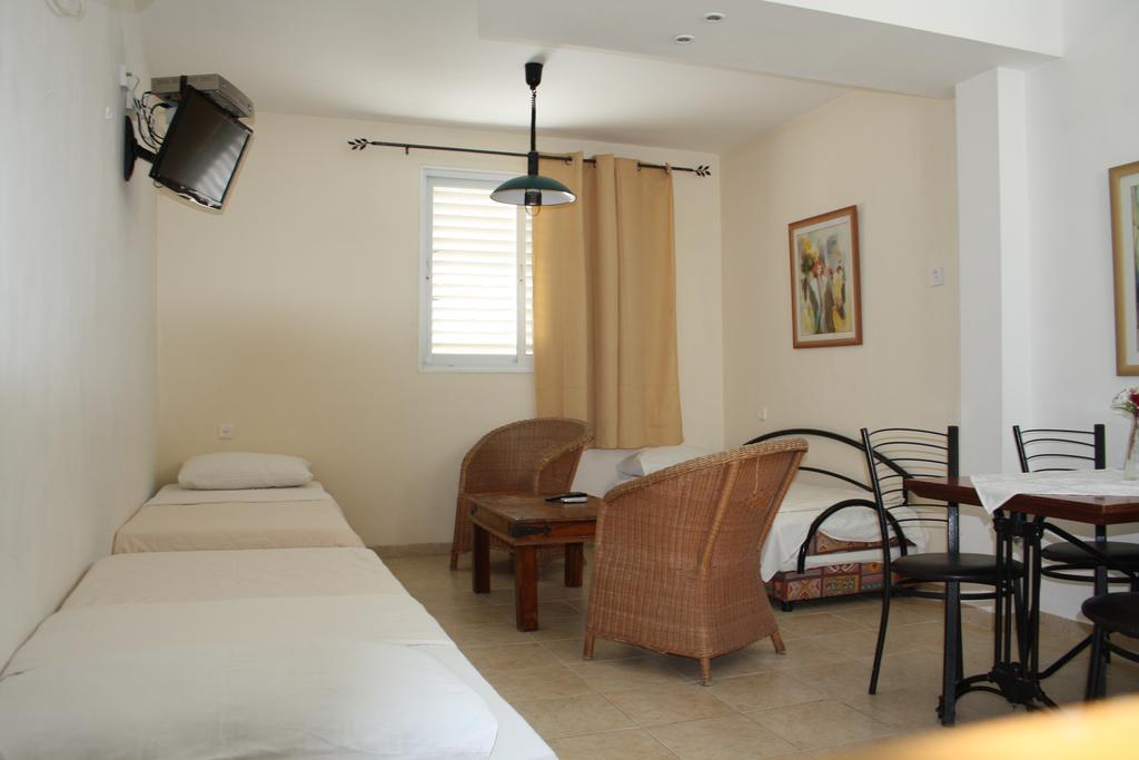 Ga'Aton Motel Nahariya Eksteriør bilde