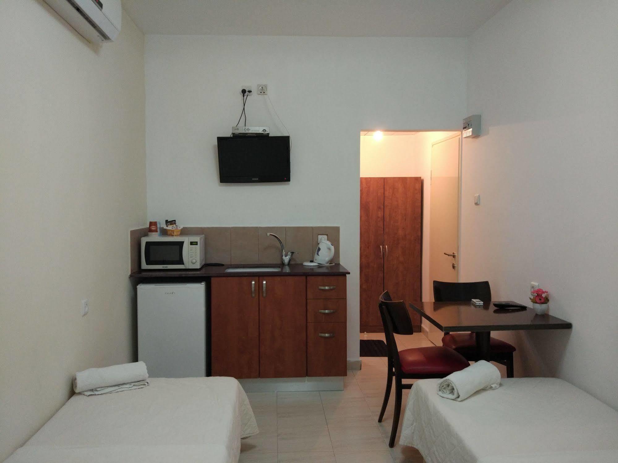 Ga'Aton Motel Nahariya Eksteriør bilde