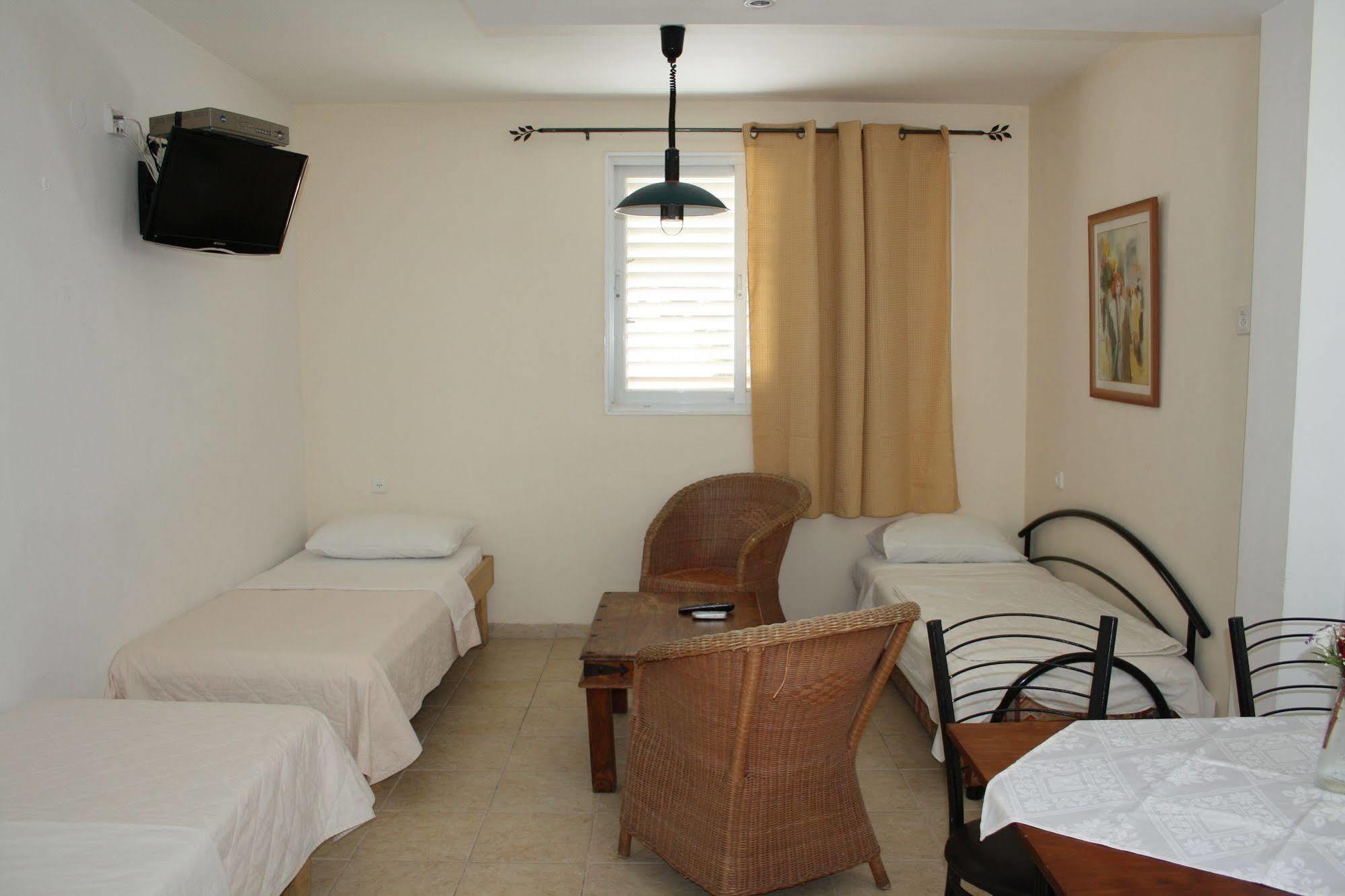 Ga'Aton Motel Nahariya Eksteriør bilde