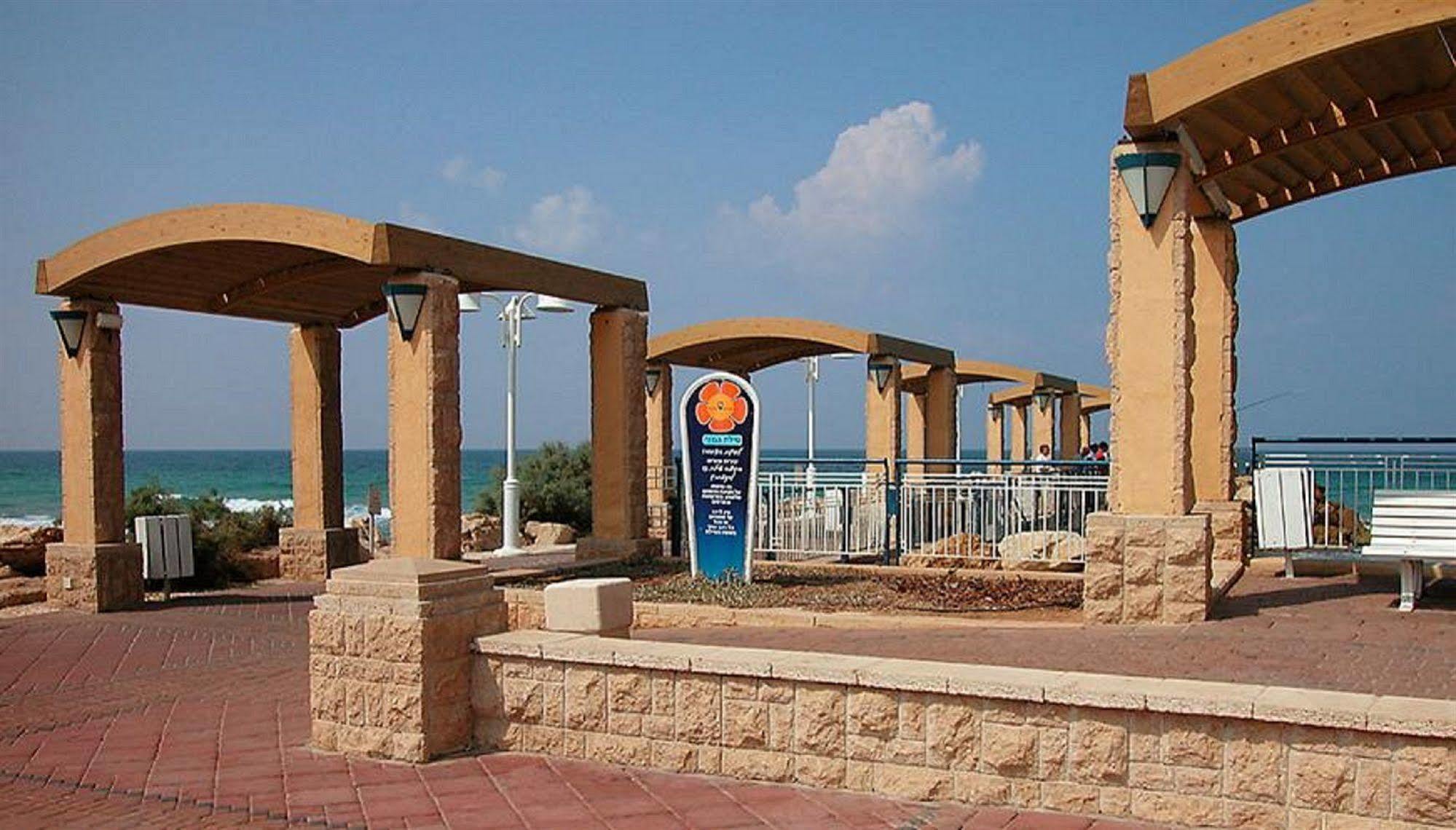 Ga'Aton Motel Nahariya Eksteriør bilde